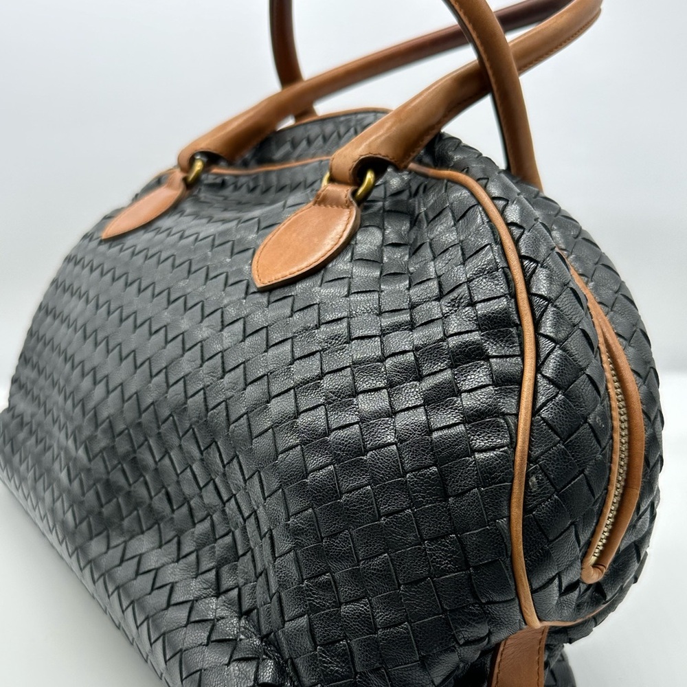 Authentic Vintage Black Bottega Veneta Intrecciato Weave Black leather bag